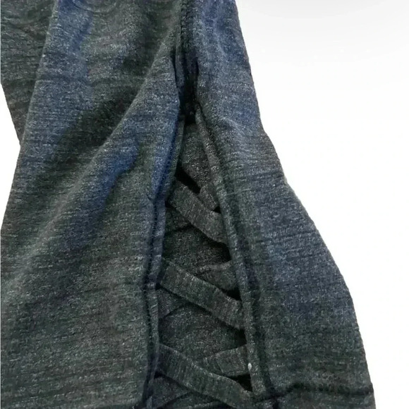 Women’s Gap Fit Cropped Leggings Size XL - Picture 2 of 3